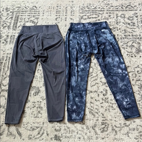 Gymshark Women’s Patterned Leggings - Gray and Blue, bundle of 2 - Picture 4 of 6